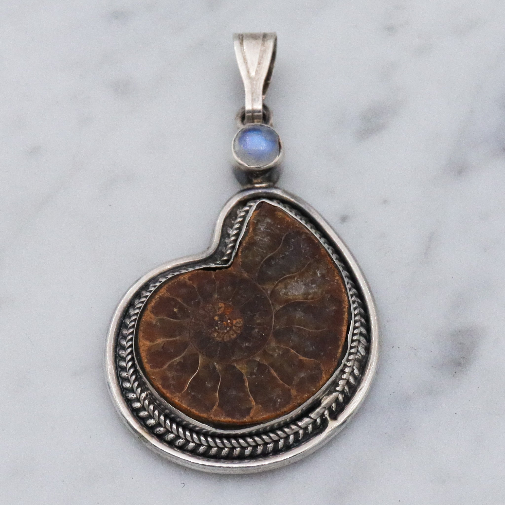 Vintage sterling silver, ammonite & rainbow moonstone pendant